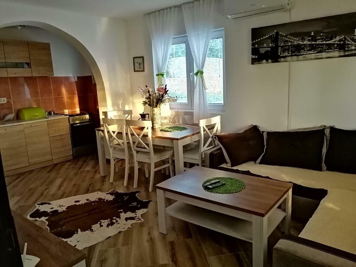 Apartman Nikocevic Dobra Voda Bagian luar foto
