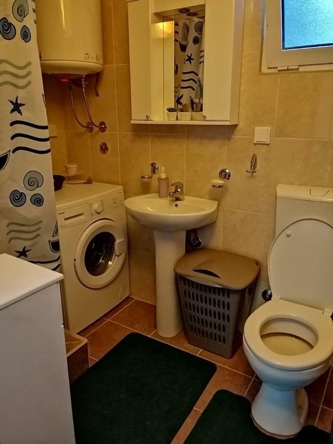 Apartman Nikocevic Dobra Voda Bagian luar foto