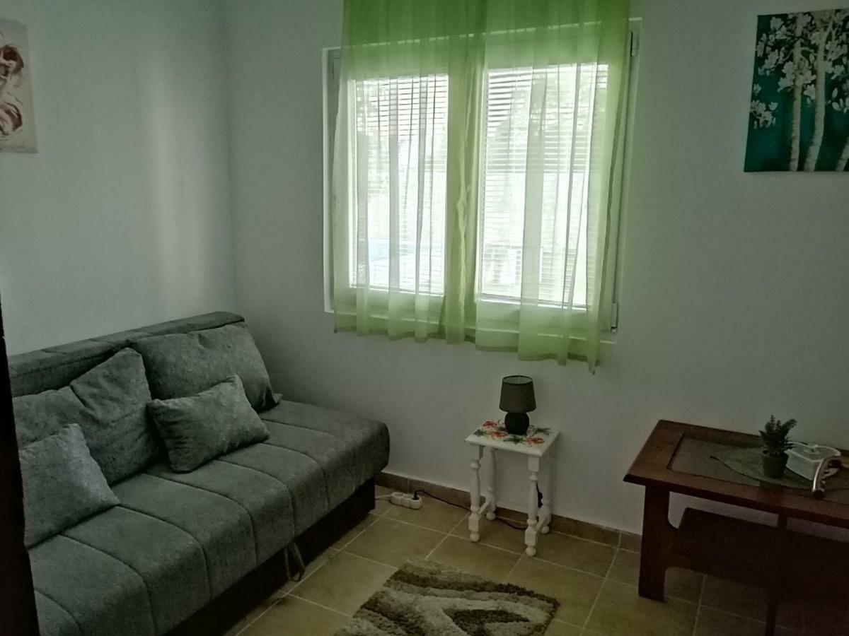 Apartman Nikocevic Dobra Voda Bagian luar foto